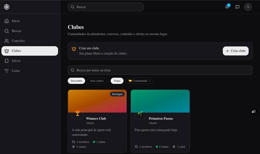 Tela de clubes da plataforma, com os cards de comunidades e o botão de criar clube